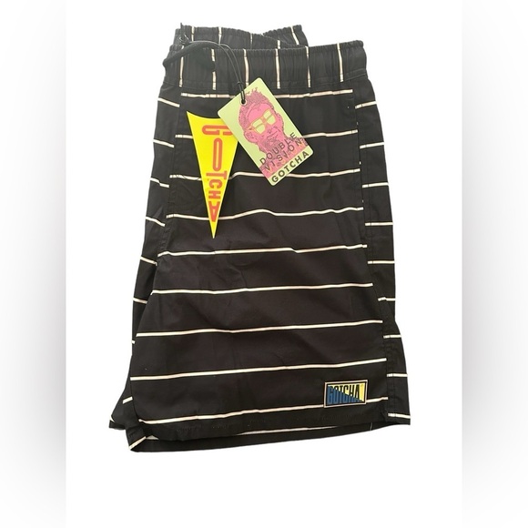 Gotcha Men’s Black/White‎ Stripe Bali Swim Short Size M $80 retail NWT - Picture 2 of 3